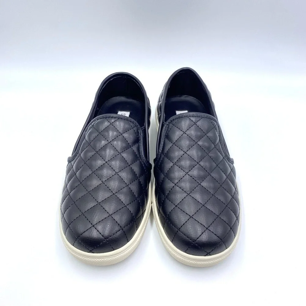 7.5W 7.5 WIDE Steve Madden Black Faux Vegan Quilted Leather Sneakers Shoes